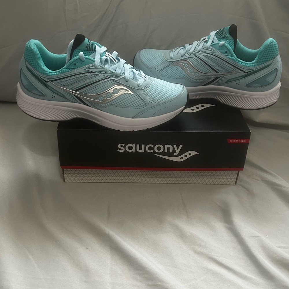 Saucony Blue Athletic Shoes with Comfortable Fit and Stylish Design